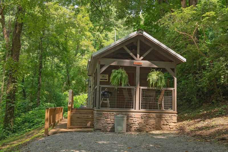 Ernie Cabin photo 17