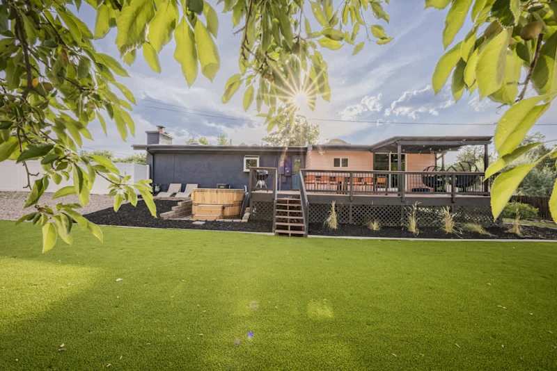 For Families and Large Groups! Hot Tub, Turf Yard, Outdoor Dining and Games