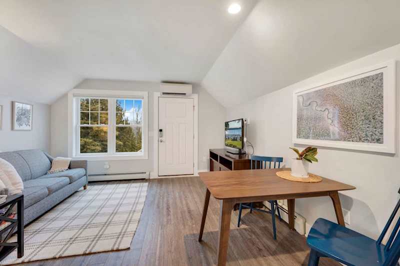 Private Guest Suite · Walk to Downtown Egg Harbor