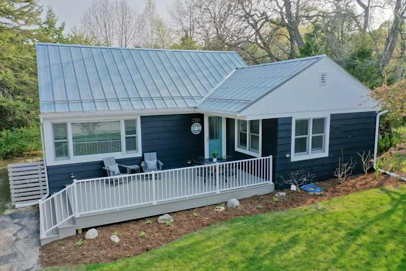 Downtown Baileys Harbor Retreat · Walk to Dining