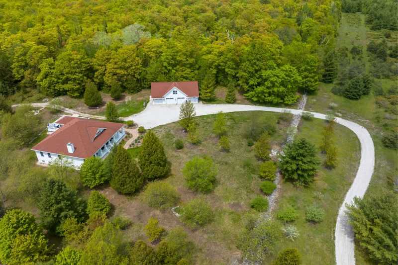 Lost Lane | Luxury Retreat w/ Hot Tub & Trails