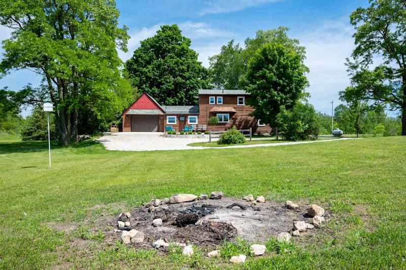 Private 5-Acre Retreat · Firepit · Egg Harbor