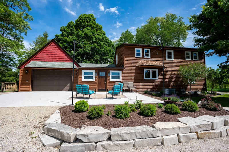 Private 5-Acre Retreat · Firepit · Egg Harbor