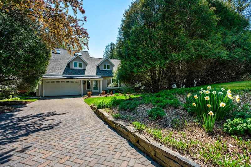 Beautifully landscaped grounds.