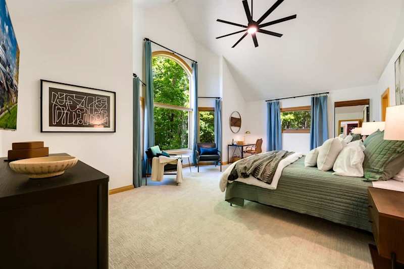 Rest and relax into a luxurious brand new plush king bed as you cozy up in the comfiest sheets you can imagine!