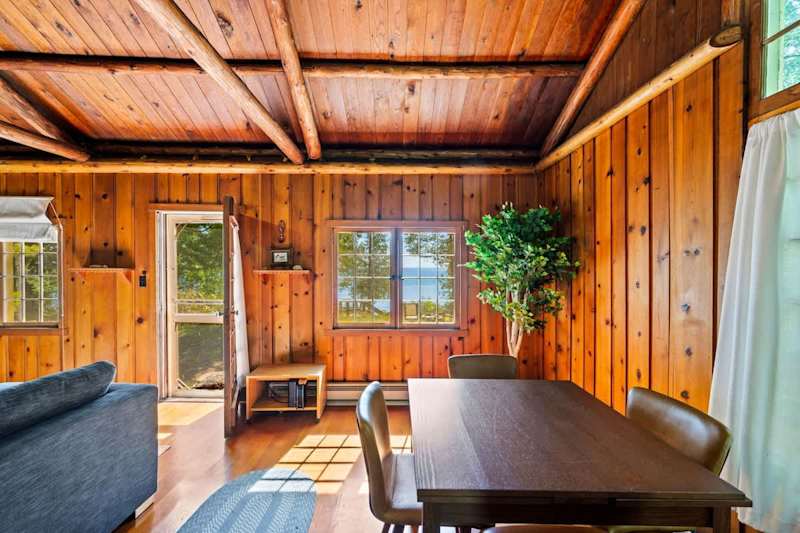 Lakefront Cottage · Sunrise Views · Jacksonport
