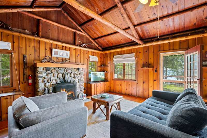 Lakefront Cottage · Sunrise Views · Jacksonport