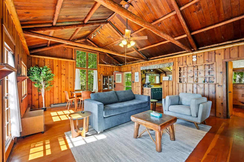 Lakefront Cottage · Sunrise Views · Jacksonport