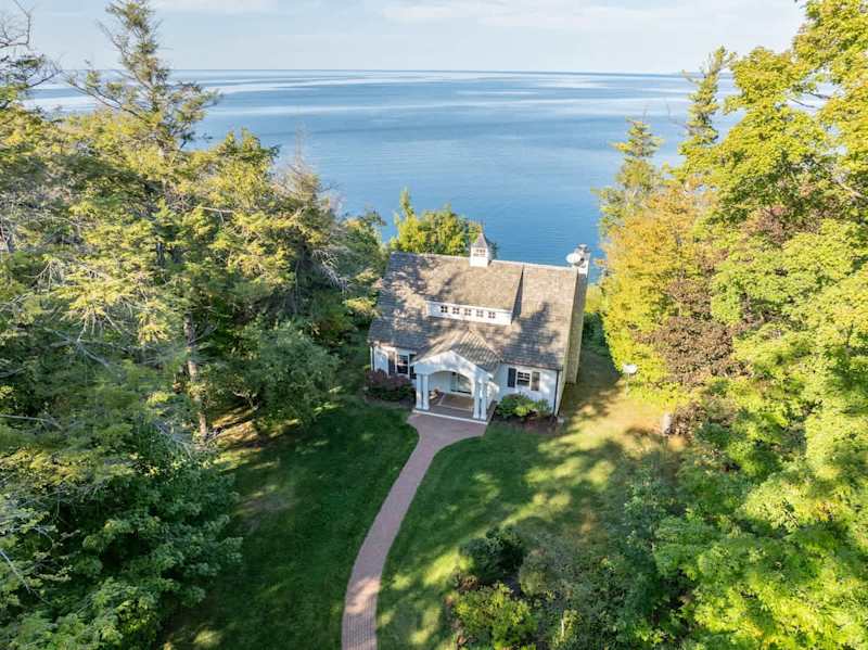 Garrett Bay View Cottage · 3 Acres · Fireplace, Ellison Bay, WI