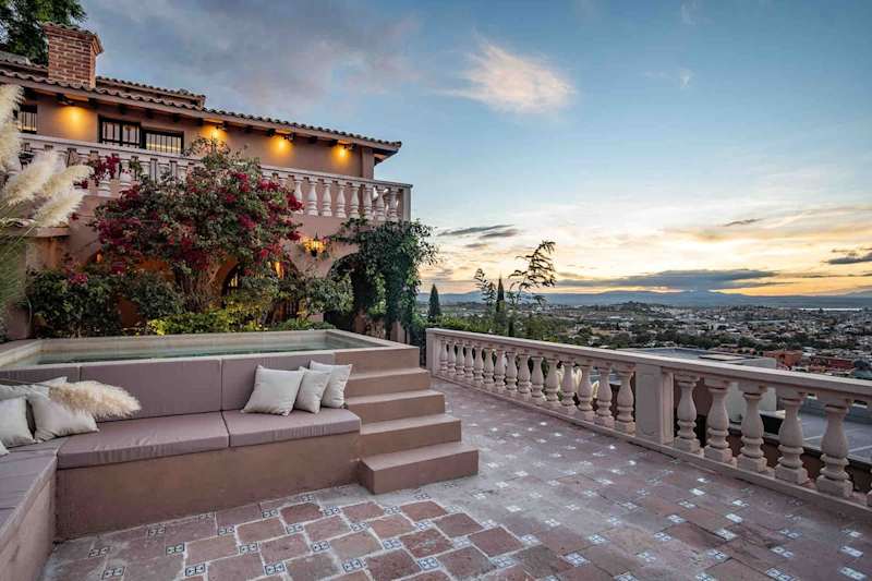Casa Vista 6BR Villa, 16p Jacuzzi Pool & Breakfast photo 5