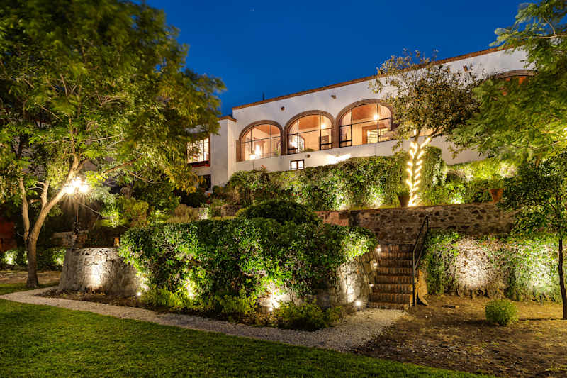 Casa Pedro Vargas: 6BR Estate w/ Hot Tub & Modern Comforts photo 2