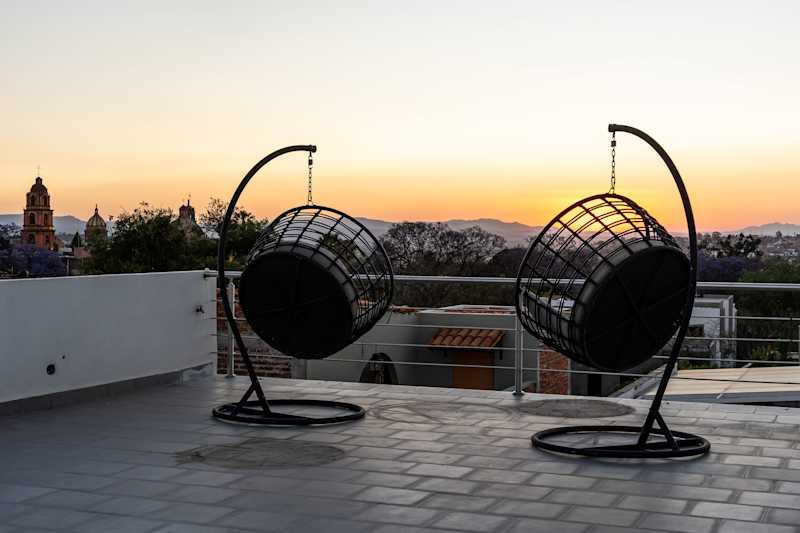 Casa Blanca, 2BR Modern Home with Rooftop Views photo 5