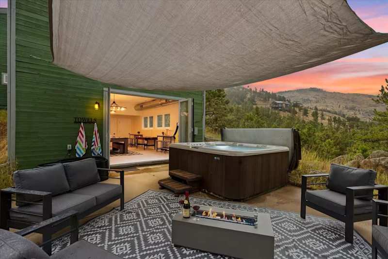 15 min to Pearl St in Boulder! Rope Course, Hot Tub & Views