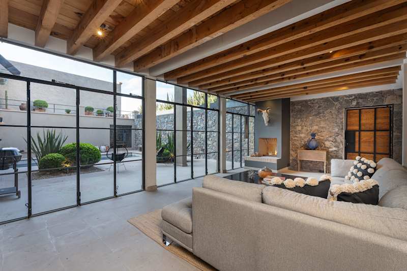 The Glasshouse — Contemporary 5BR w/Pool & Rooftop photo 5