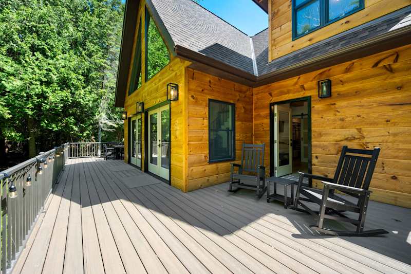 Modern Family Cabin | Games & Fireplace