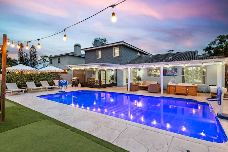 Heated Pool, Hot Tub,Theater, Fire Pit, Mini Golf