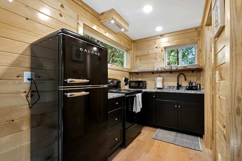 Charcoal Chalet photo 11