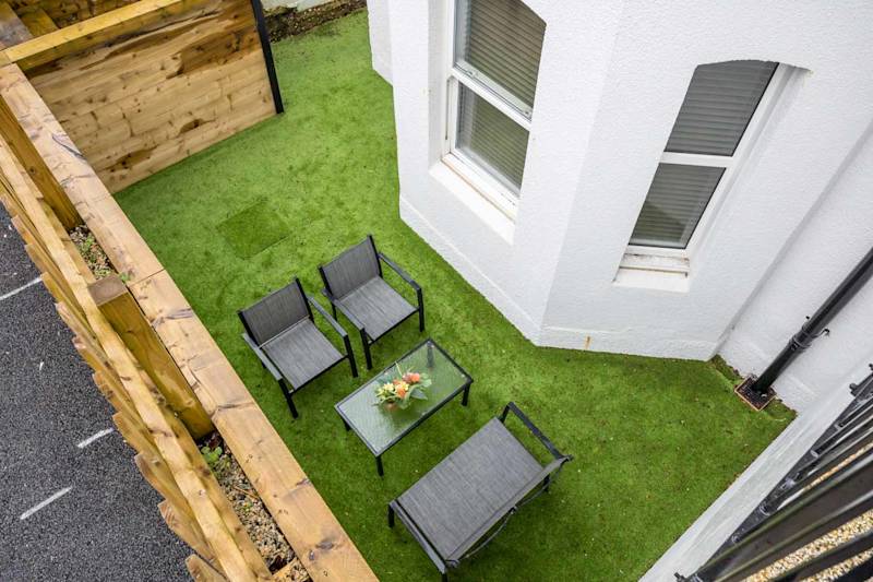 Coastal 1-Bed Apt w/ Free Gym, Parking & Garden - Photo 44