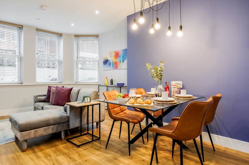 Coastal 1-Bed Apt w/ Free Gym, Parking & Garden - Photo 14