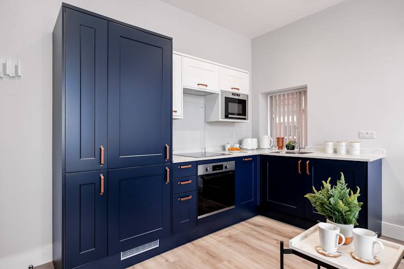 Modern & Mellow 1-bed Apt w/ Free Parking & Wi-Fi - Photo 29
