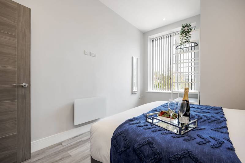 Modern & Mellow 1-bed Apt w/ Free Parking & Wi-Fi - Photo 22