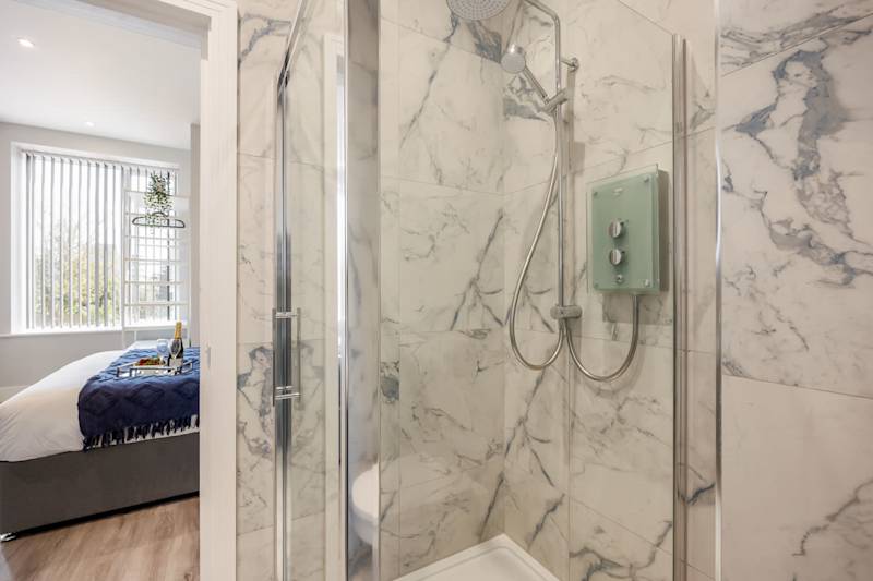 Modern & Mellow 1-bed Apt w/ Free Parking & Wi-Fi - Photo 31