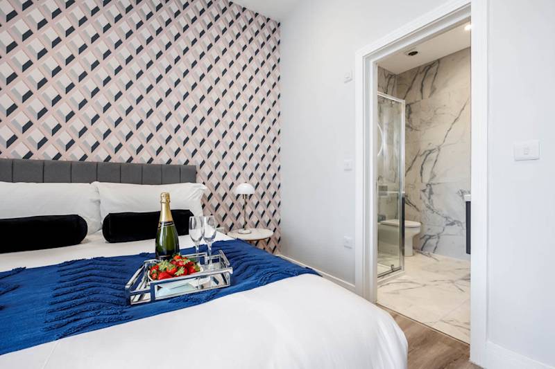 Modern & Mellow 1-bed Apt w/ Free Parking & Wi-Fi - Photo 11
