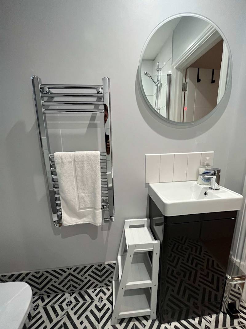 *NEW* Contemporary 2 bed, free parking - Photo 15