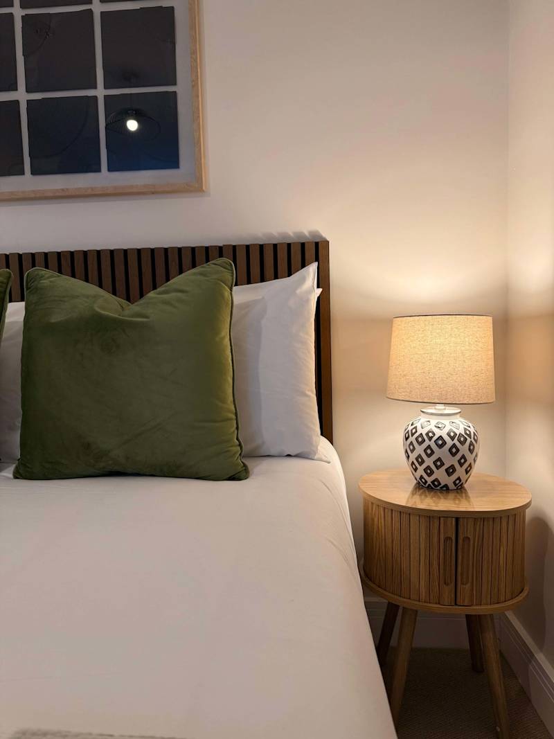 Cozy Double Room at The Shore - Photo 3