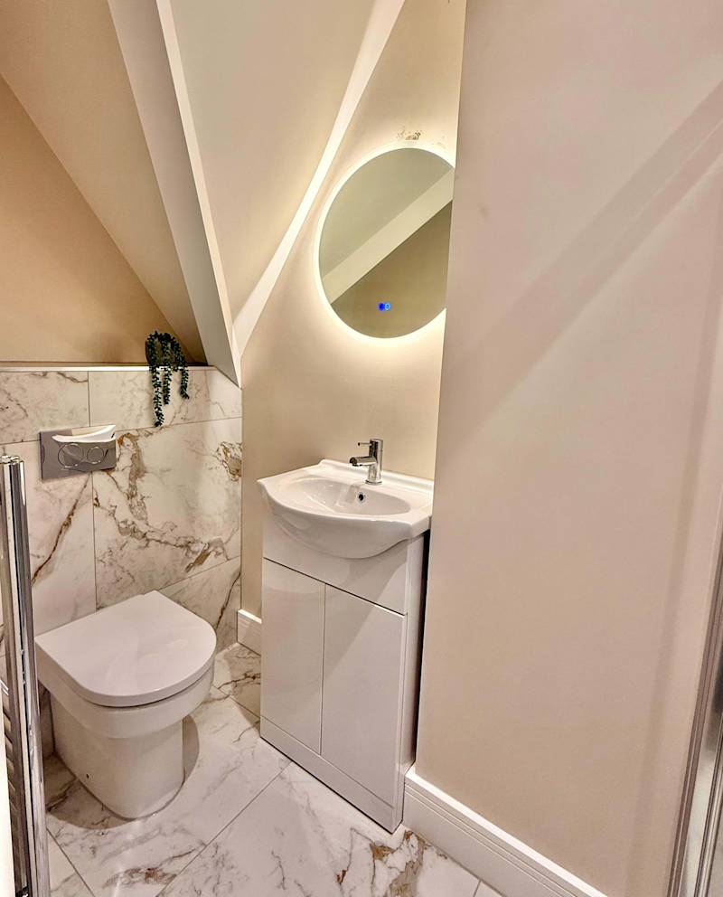 Cozy Double Room at The Shore - Photo 2