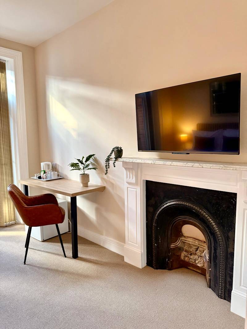 Seaside Escape with Double Bed & Balcony - Photo 16