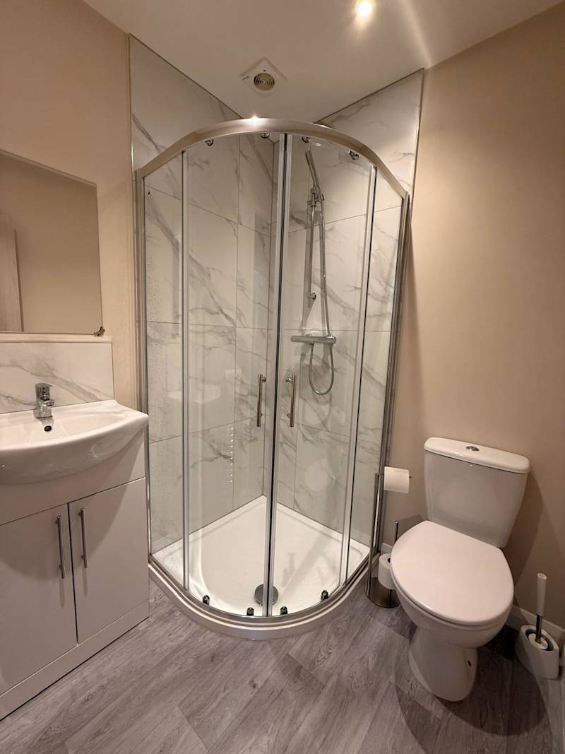 Seaside Escape with Double Bed & Balcony - Photo 4