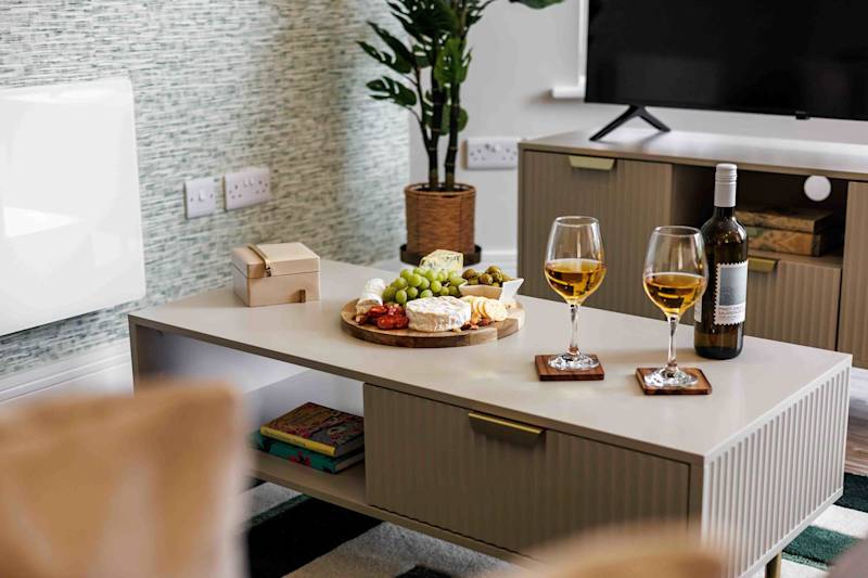 Relaxed & Luxurious Seaside Apartment - Photo 25