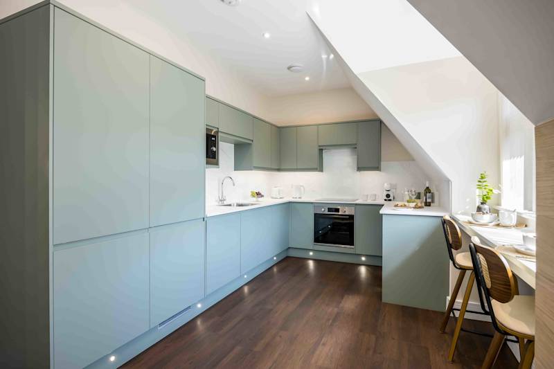 Newly Renovated Luxurious Retreat with Parking - Photo 9