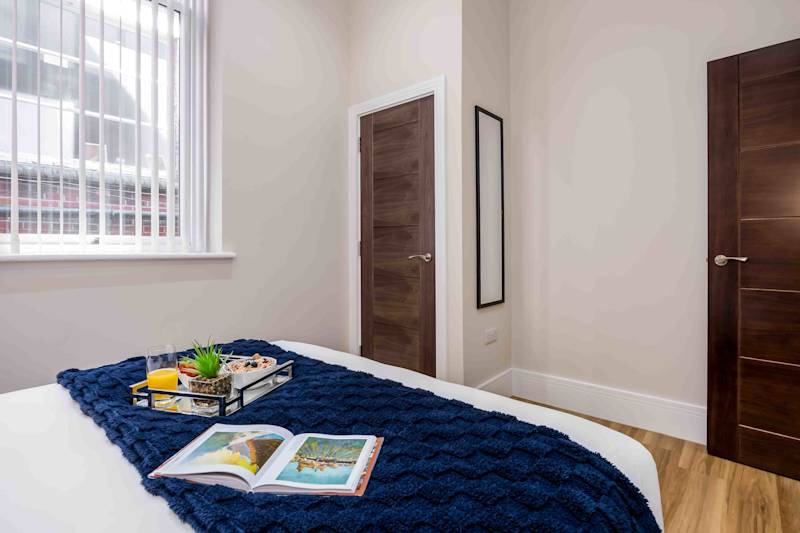 Relaxed & Luxurious Apartment with Garden - Photo 21