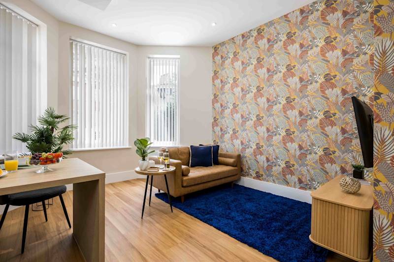 Relaxed & Luxurious Apartment with Garden - Photo 2