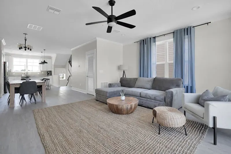 Jax Beach Retreat- Blocks from beach, spacious — photo 4