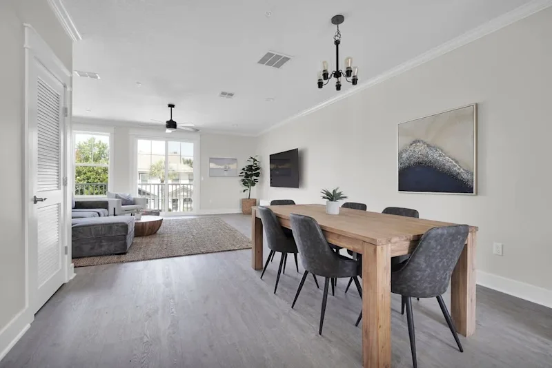 Jax Beach Retreat- Blocks from beach, spacious vacation rental in Jacksonville Beach, Florida