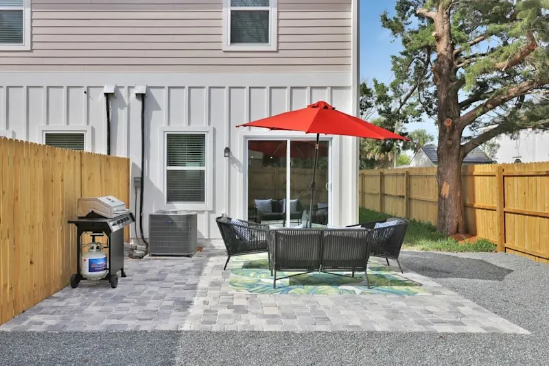 Luxury Beach Escape- Grill, Fenced Yard, Patio — photo 3