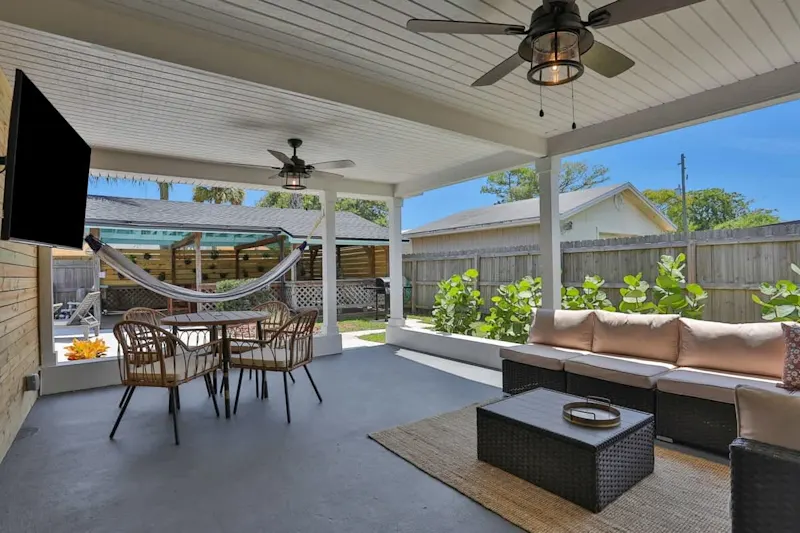 Pink Flamingo House -Pool, Gazebo, Luxury — photo 6