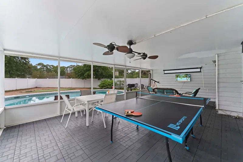 Putt Putt Pool Home Mini Golf/Grill/Ping Pong — photo 5