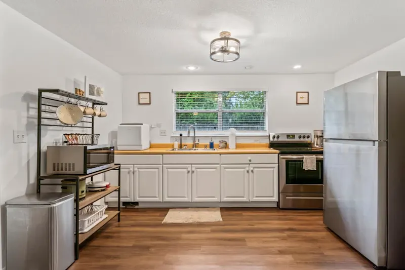 Lakefront Retreat- Lake/Private — photo 6