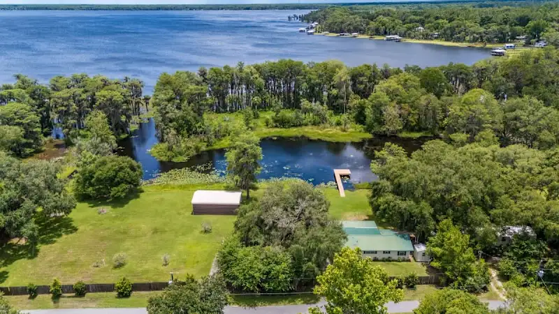 Lakefront Retreat- Lake/Private — photo 3