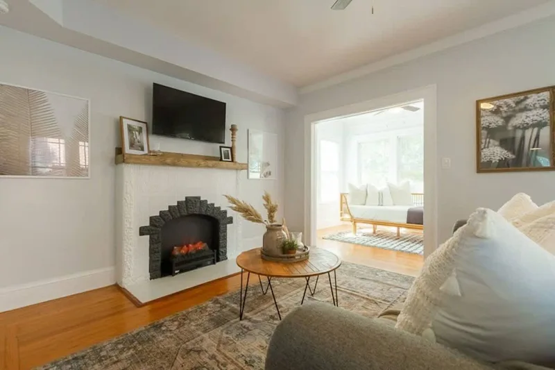 Downing Street Retreat A- Firepit, Boho, Centra — photo 4