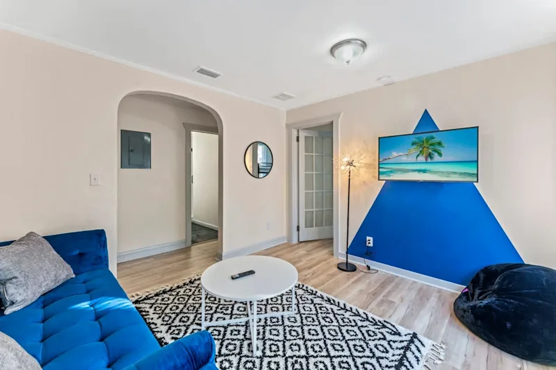 The Hendricks #3 TV, AC, Wi-Fi vacation rental in Jacksonville, Florida