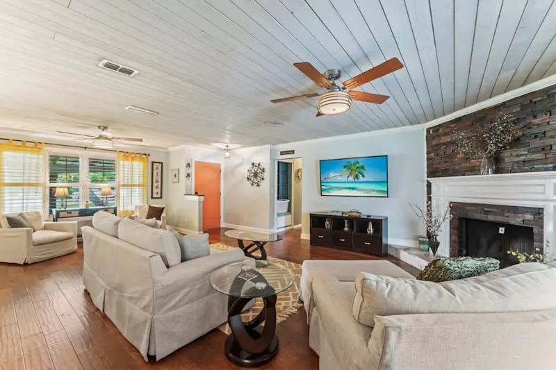 Tropical Paradise -Entire Property, Pool — photo 2