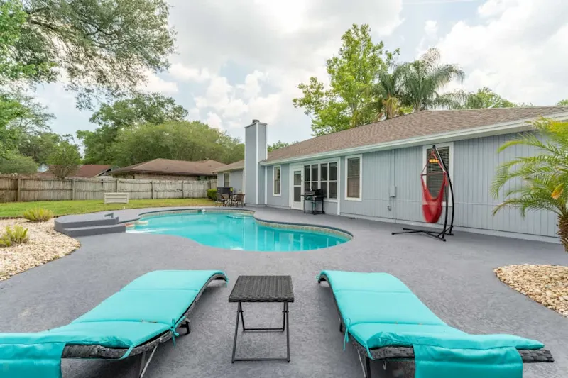True Blue Pool Oasis ping-pong, Wi-Fi, TV — photo 5