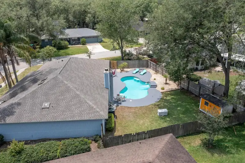 True Blue Pool Oasis ping-pong, Wi-Fi, TV — photo 3