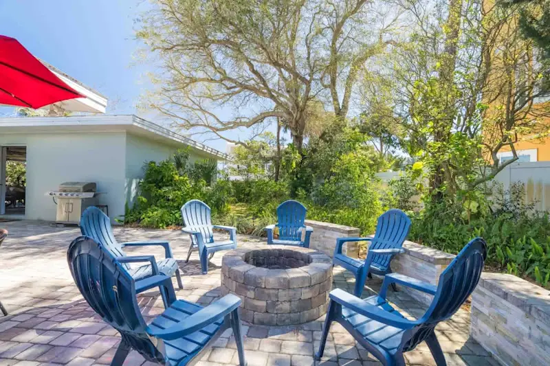 Seaside Sammie - Game Room, Fire Pit, Walk to Beach — photo 3