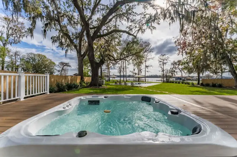 Waterfront Paradise Dock, Pool, Boathouse — photo 6